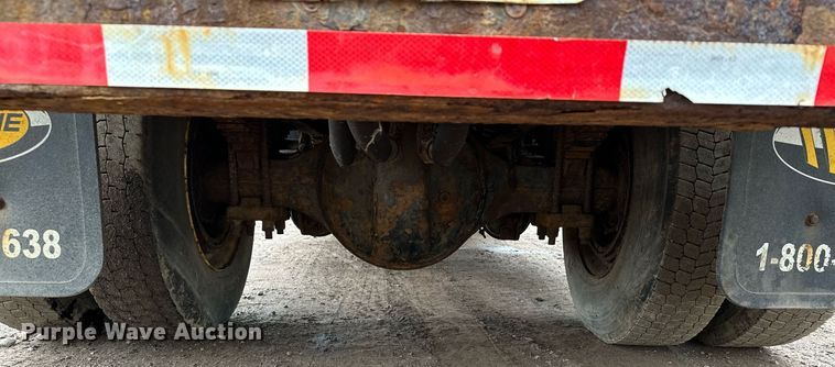 image for item MQ9520 2006 International 7400  refuse truck