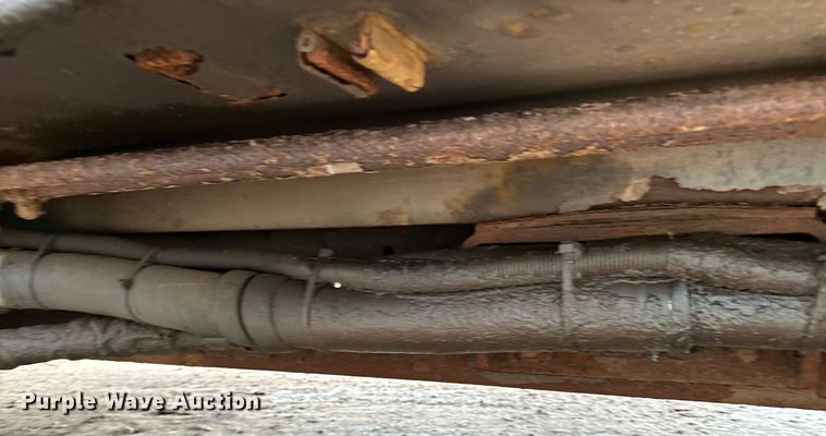 image for item MQ9520 2006 International 7400  refuse truck