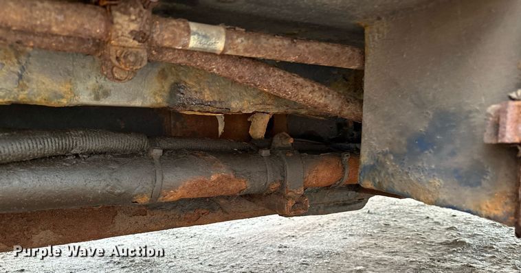 image for item MQ9520 2006 International 7400  refuse truck