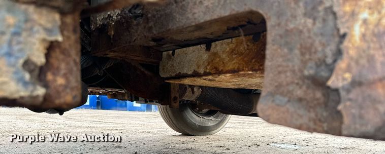 image for item MQ9520 2006 International 7400  refuse truck