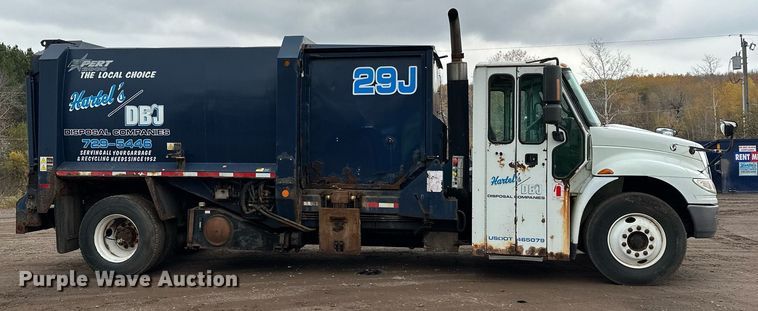 image for item MQ9521 2007 International 7400  refuse truck