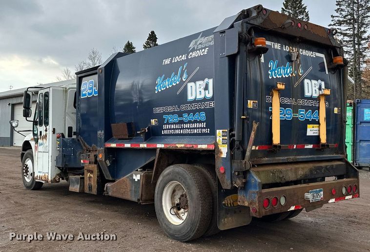 image for item MQ9521 2007 International 7400  refuse truck