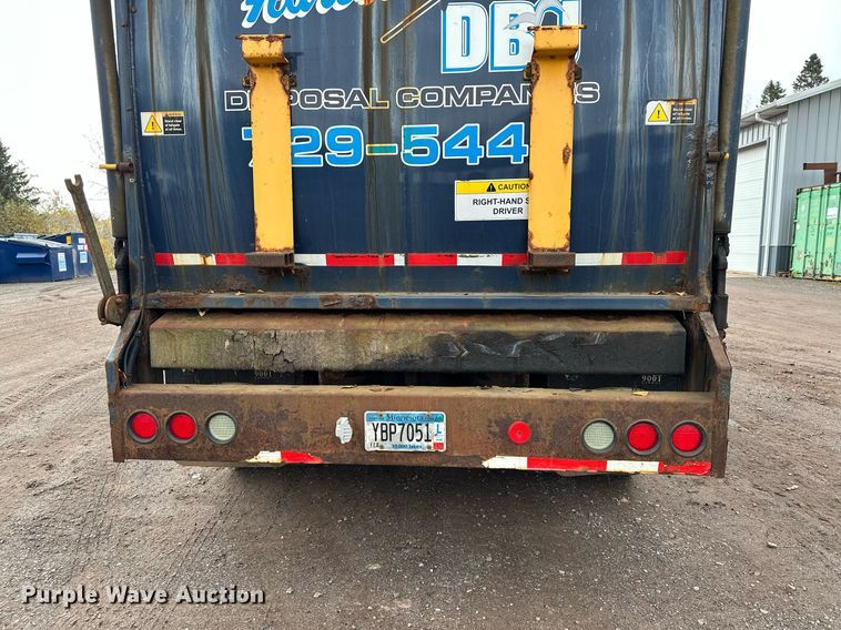 image for item MQ9521 2007 International 7400  refuse truck