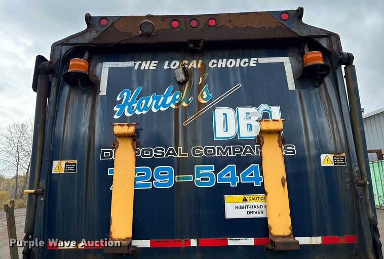 image for item MQ9521 2007 International 7400  refuse truck