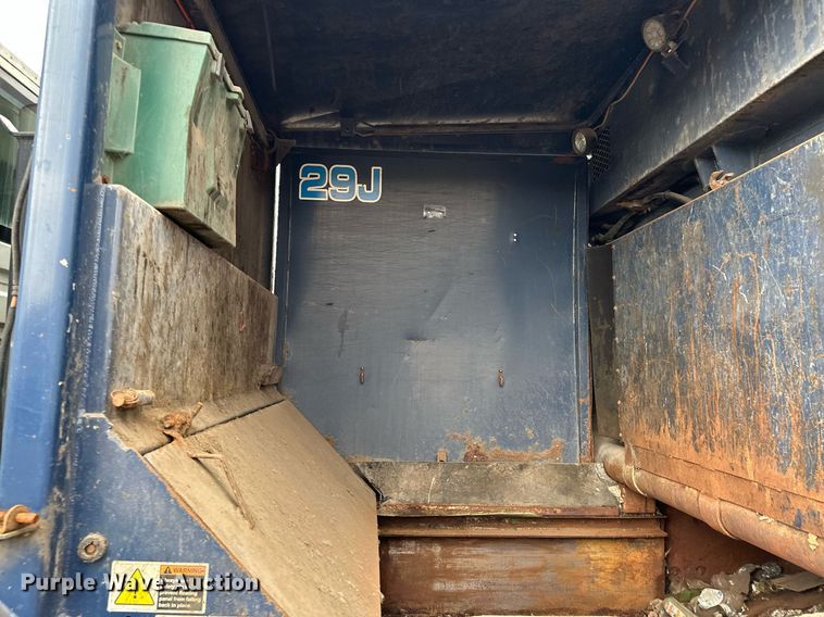 image for item MQ9521 2007 International 7400  refuse truck