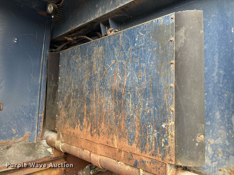 image for item MQ9521 2007 International 7400  refuse truck