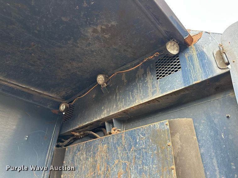 image for item MQ9521 2007 International 7400  refuse truck