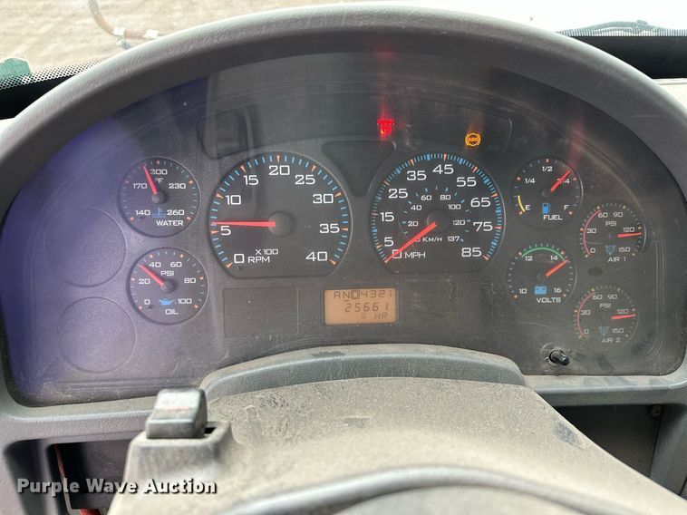 image for item MQ9521 2007 International 7400  refuse truck