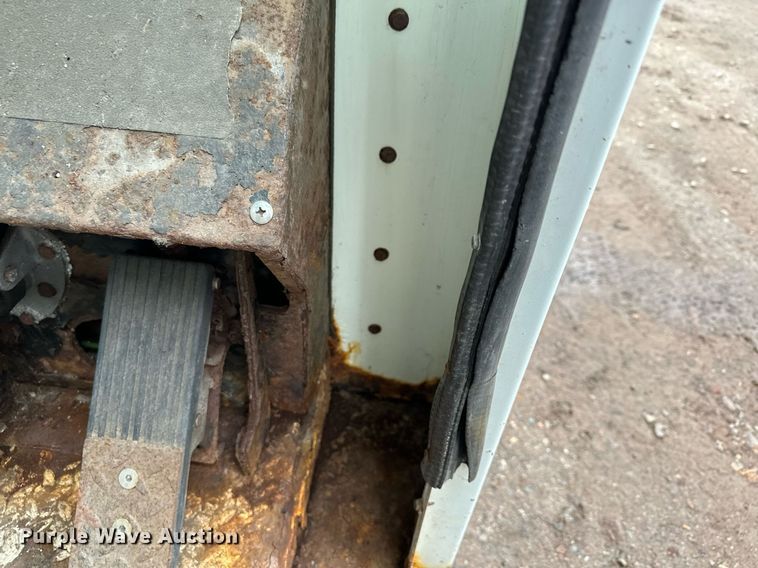 image for item MQ9521 2007 International 7400  refuse truck