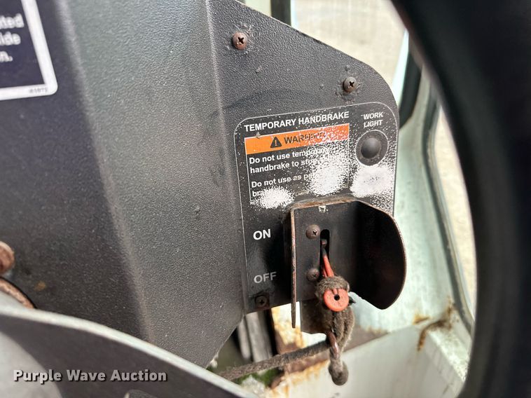 image for item MQ9521 2007 International 7400  refuse truck