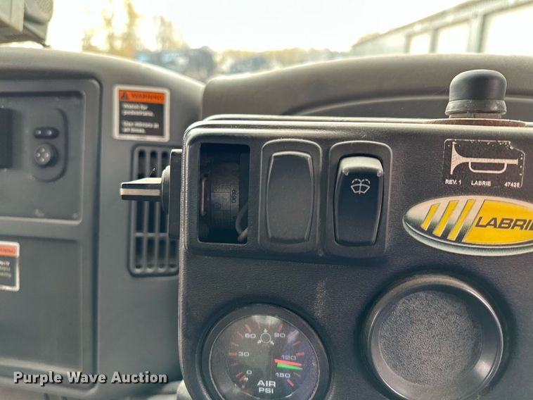 image for item MQ9521 2007 International 7400  refuse truck