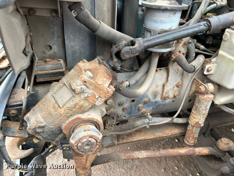 image for item MQ9521 2007 International 7400  refuse truck