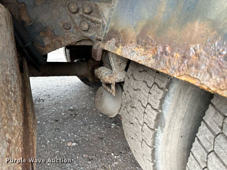 image for item MQ9521 2007 International 7400  refuse truck