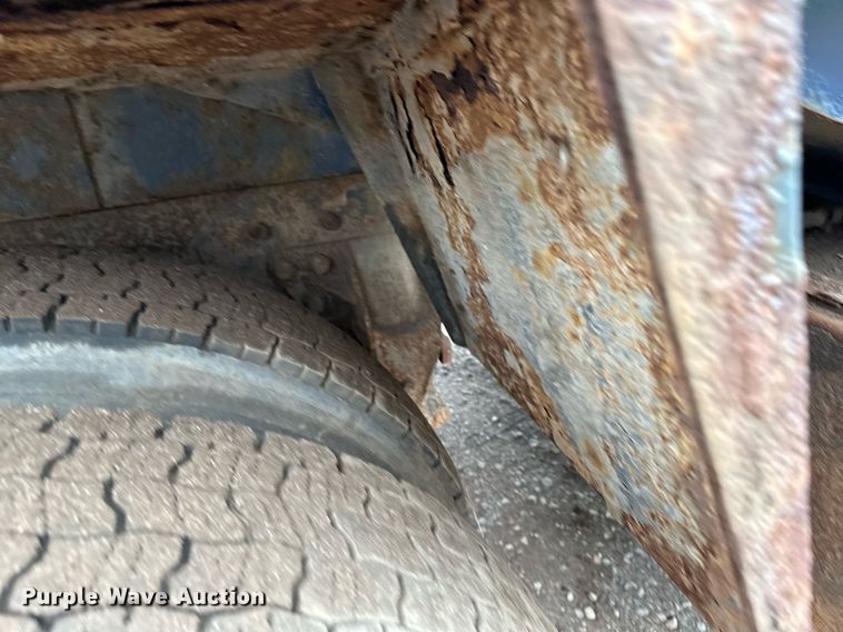 image for item MQ9521 2007 International 7400  refuse truck