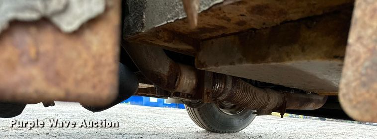 image for item MQ9521 2007 International 7400  refuse truck