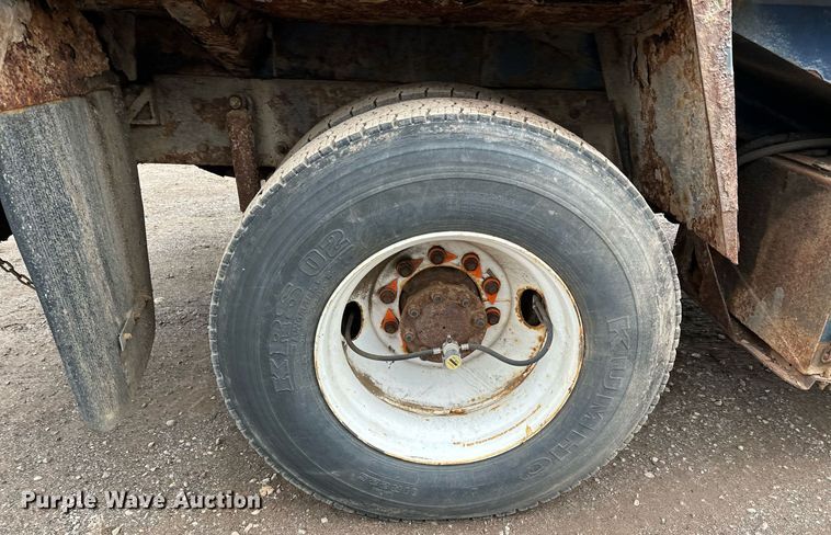 image for item MQ9521 2007 International 7400  refuse truck