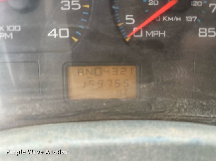 image for item MQ9522 2004 International 4400  refuse truck