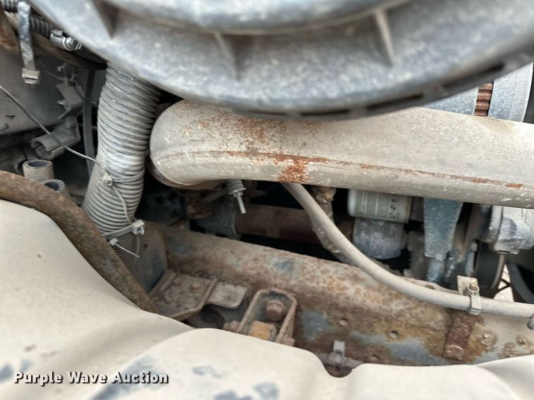 image for item MQ9522 2004 International 4400  refuse truck