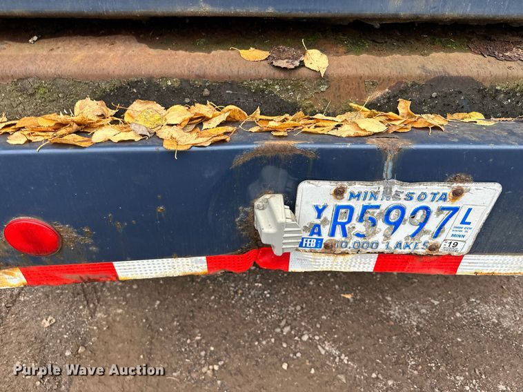 image for item MQ9522 2004 International 4400  refuse truck