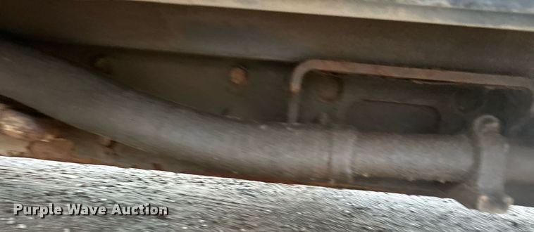 image for item MQ9522 2004 International 4400  refuse truck