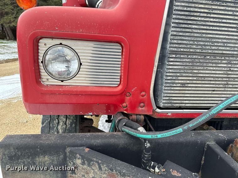 image for item MQ9528 1984 Mack R686ST  spreader truck