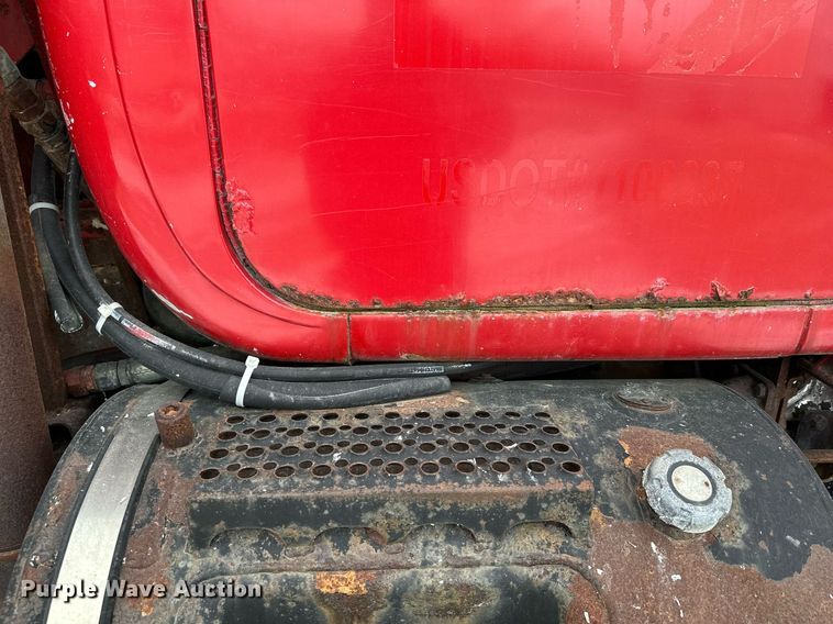 image for item MQ9528 1984 Mack R686ST  spreader truck