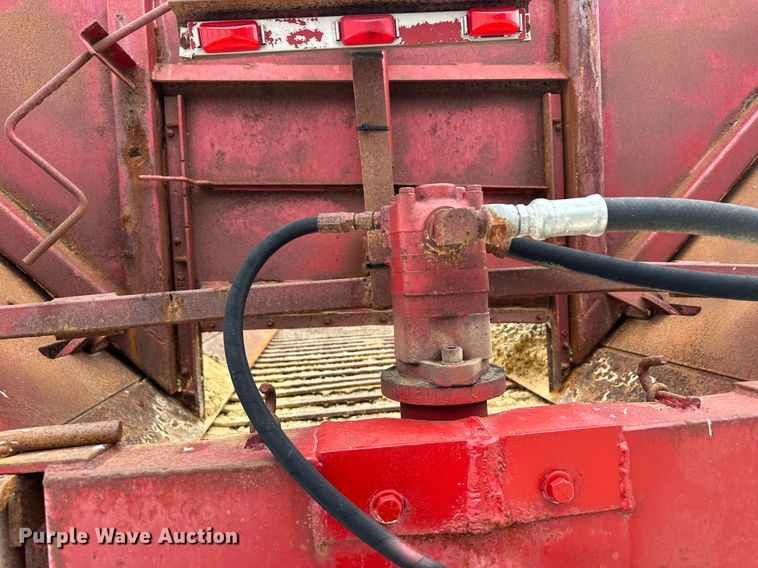 image for item MQ9528 1984 Mack R686ST  spreader truck