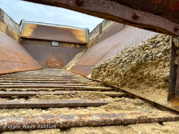 image for item MQ9528 1984 Mack R686ST  spreader truck