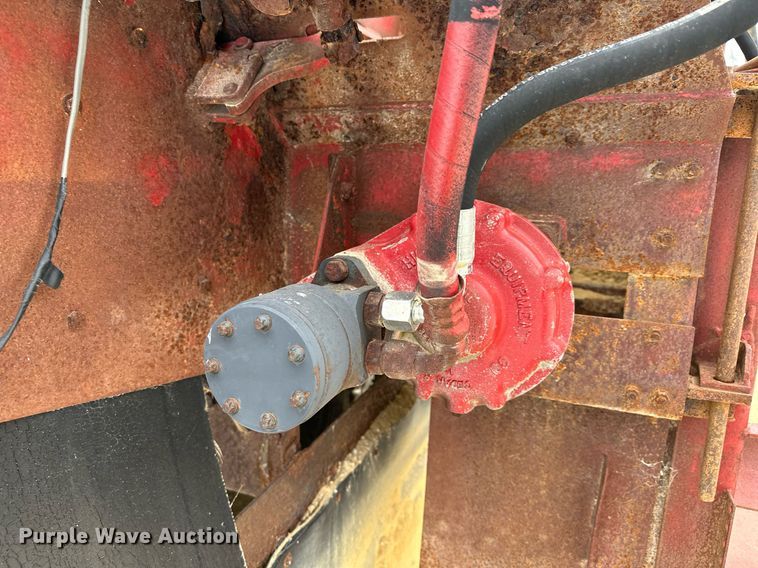 image for item MQ9528 1984 Mack R686ST  spreader truck