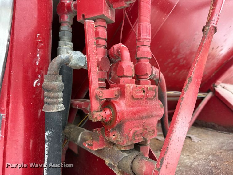 image for item MQ9528 1984 Mack R686ST  spreader truck