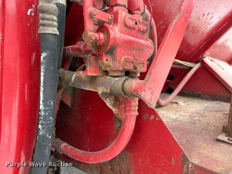 image for item MQ9528 1984 Mack R686ST  spreader truck