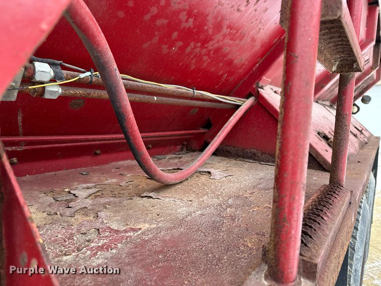 image for item MQ9528 1984 Mack R686ST  spreader truck