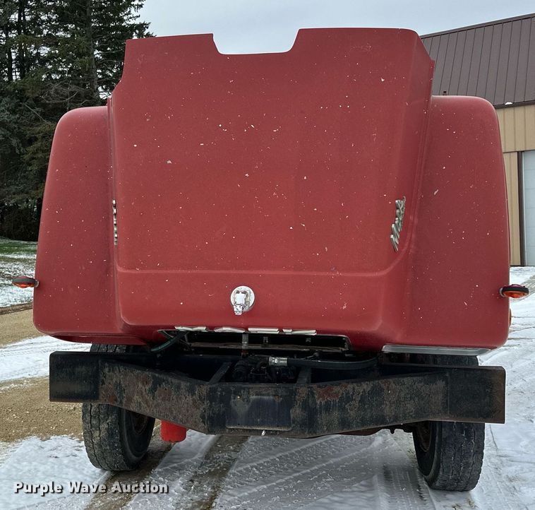 image for item MQ9528 1984 Mack R686ST  spreader truck