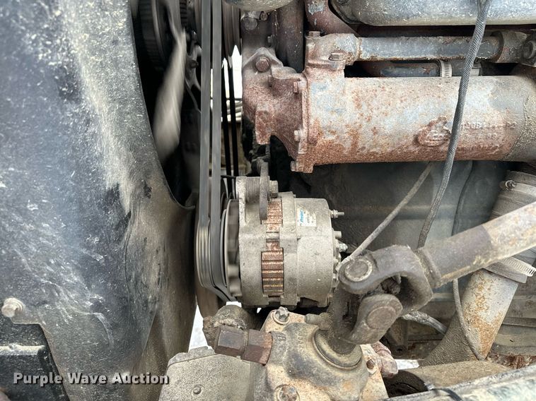 image for item MQ9528 1984 Mack R686ST  spreader truck