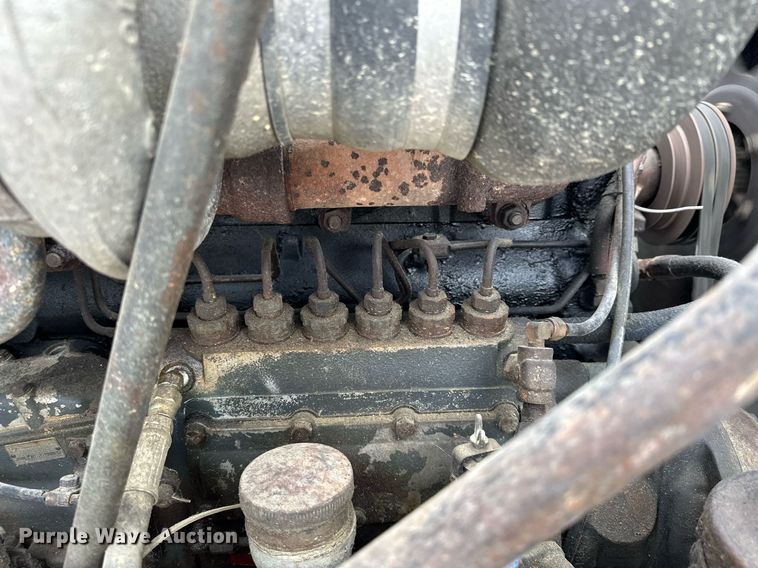 image for item MQ9528 1984 Mack R686ST  spreader truck