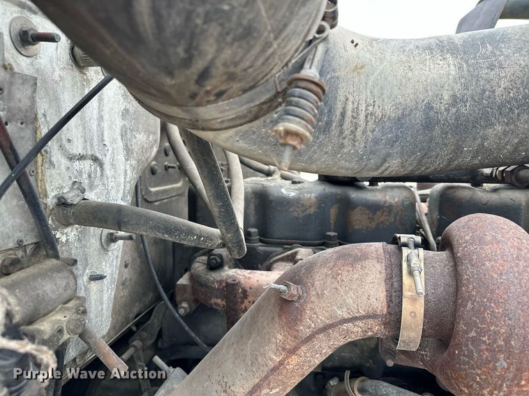 image for item MQ9528 1984 Mack R686ST  spreader truck