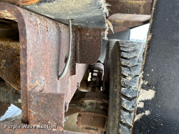 image for item MQ9528 1984 Mack R686ST  spreader truck