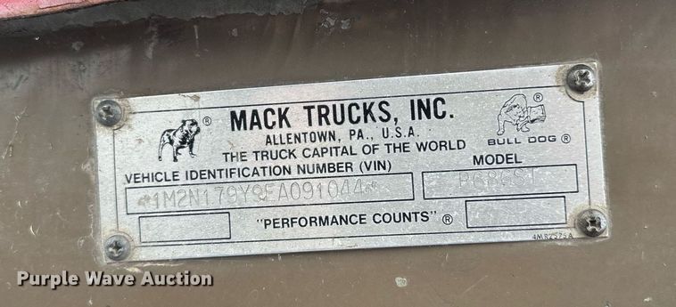 image for item MQ9528 1984 Mack R686ST  spreader truck