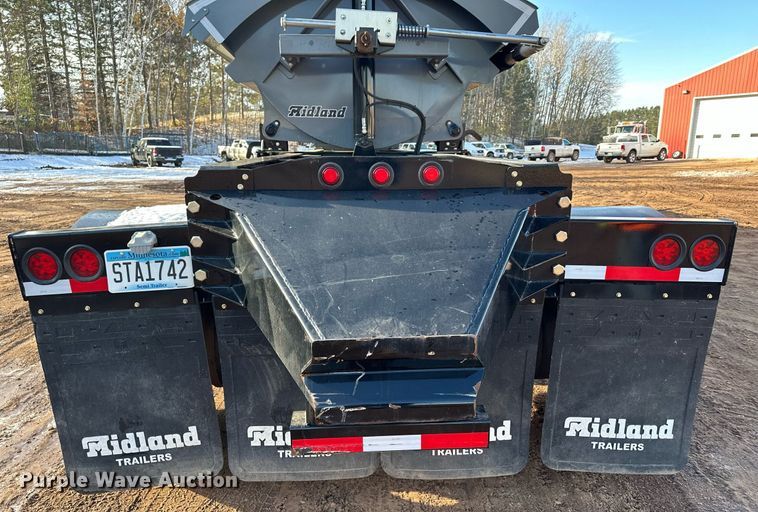image for item MQ9529 2022 Midland MG46TW3000  side dump trailer