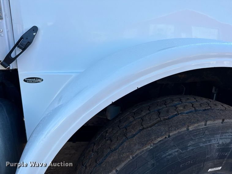 image for item MQ9530 2005 Peterbilt 357  semi truck