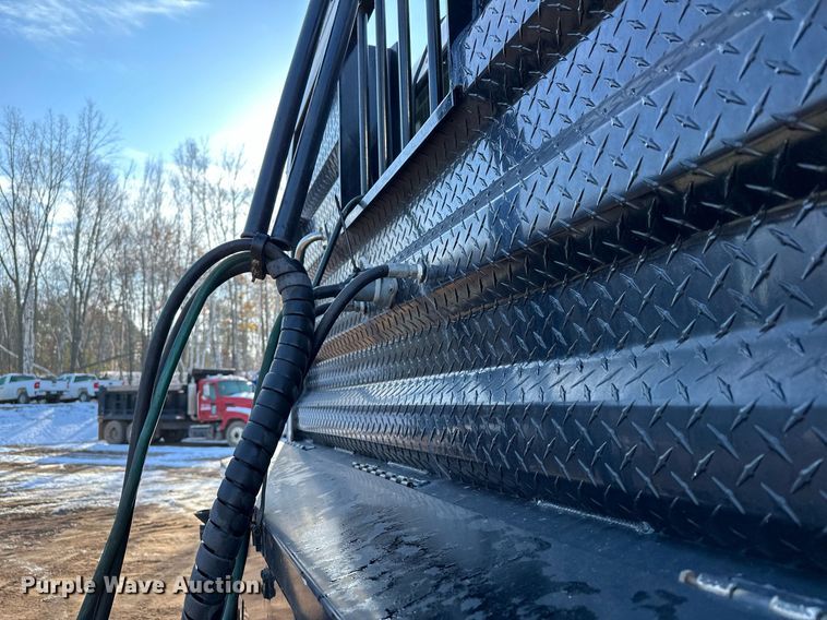 image for item MQ9530 2005 Peterbilt 357  semi truck