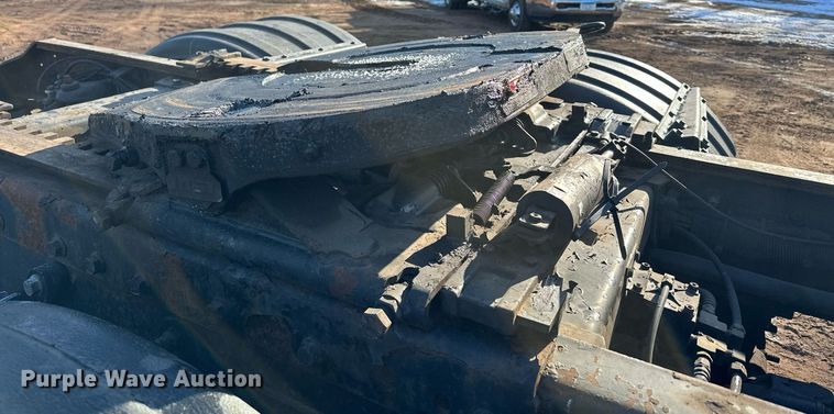 image for item MQ9530 2005 Peterbilt 357  semi truck