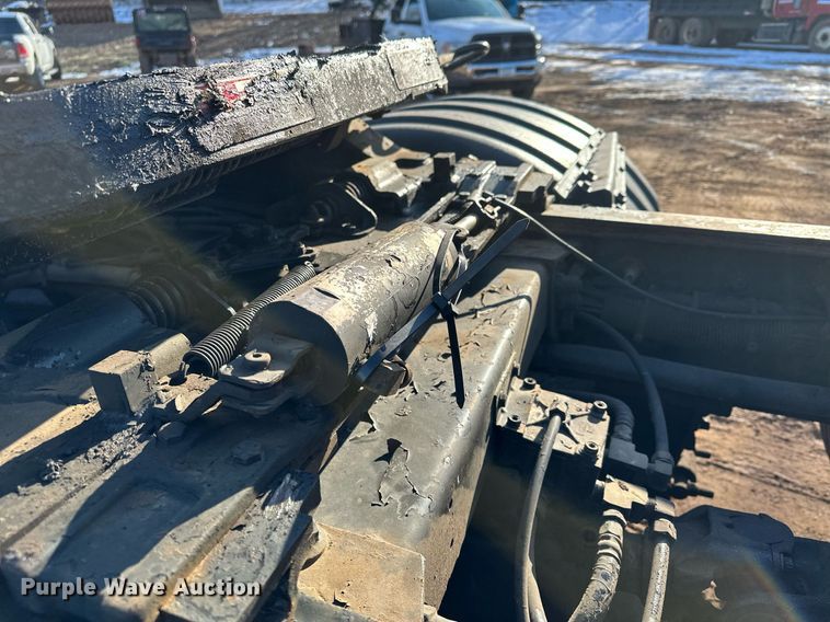 image for item MQ9530 2005 Peterbilt 357  semi truck