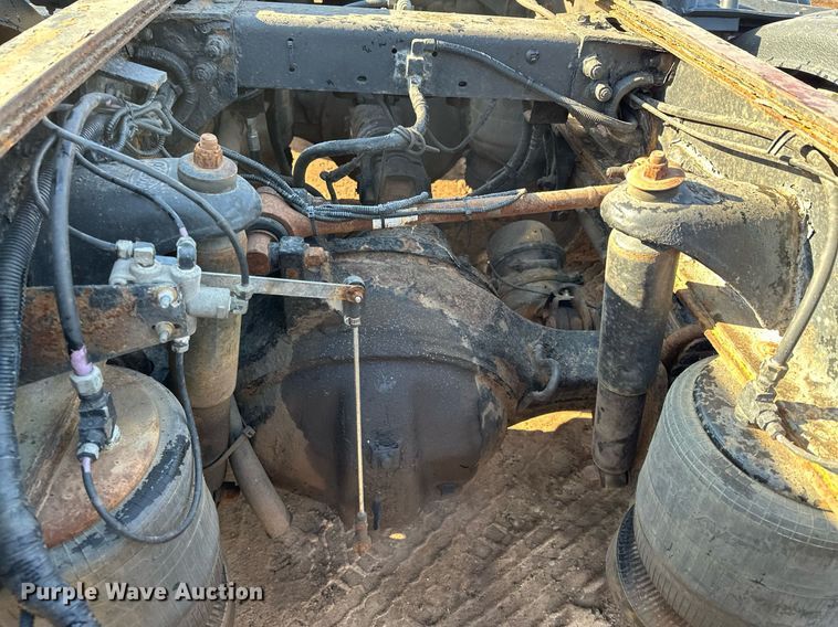 image for item MQ9530 2005 Peterbilt 357  semi truck