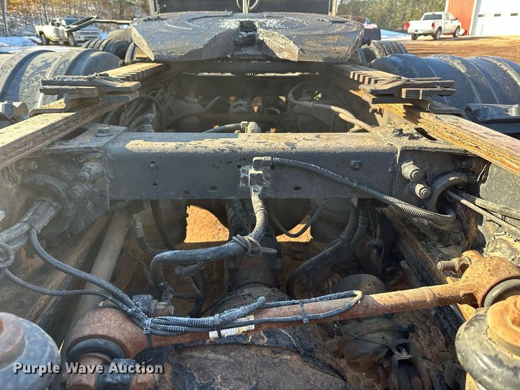 image for item MQ9530 2005 Peterbilt 357  semi truck