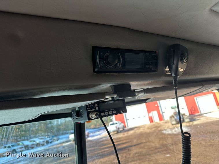 image for item MQ9530 2005 Peterbilt 357  semi truck