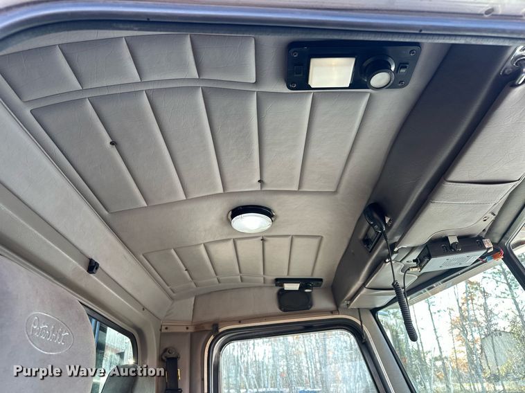 image for item MQ9530 2005 Peterbilt 357  semi truck