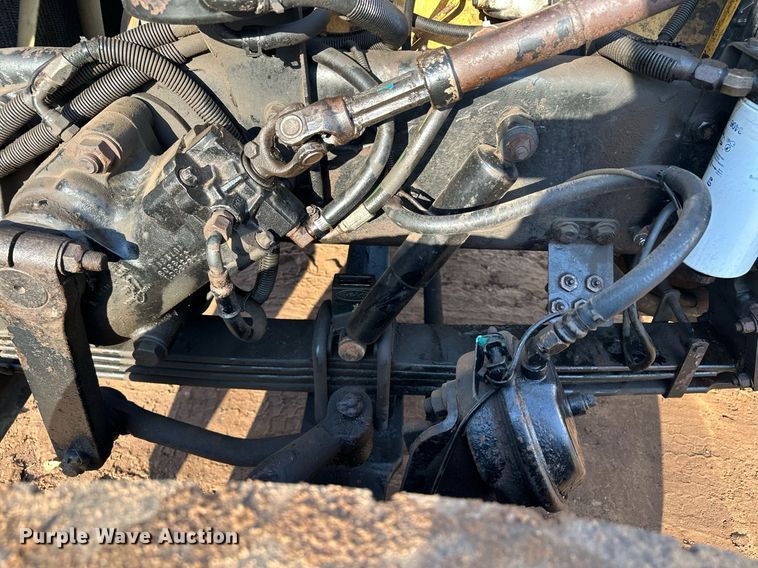 image for item MQ9530 2005 Peterbilt 357  semi truck