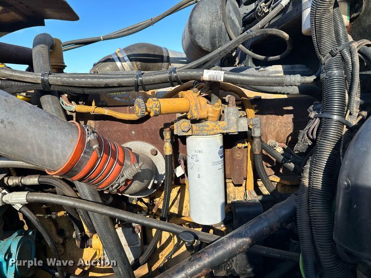 image for item MQ9530 2005 Peterbilt 357  semi truck