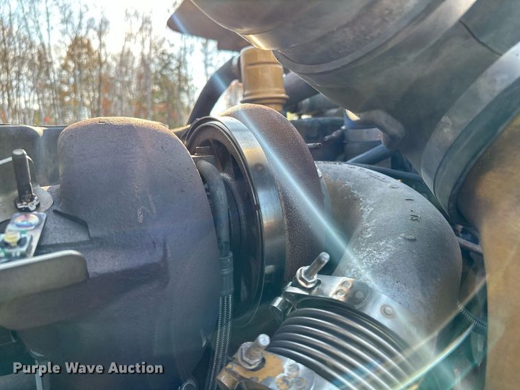 image for item MQ9530 2005 Peterbilt 357  semi truck